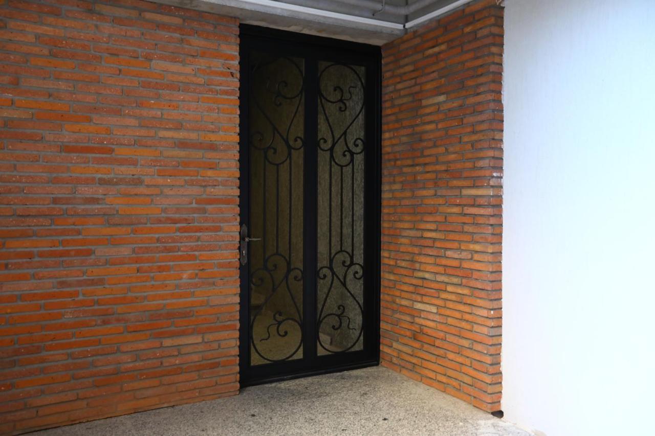 Brick House Apartamento Tbilisi Exterior foto